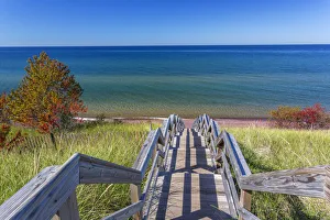 Michigan, Keweenaw Peninsula, Great Sand Bay, trail to beach and Lake Superior Michigan, Keweenaw Peninsula, Great Sand Bay, trail to beach and Lake Superior