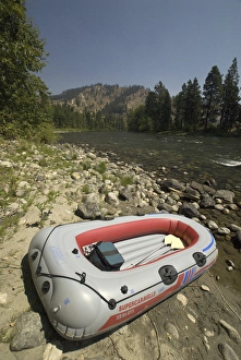 Midsummer Rafting Put-in on the Wenatchee River, Wenatchee, Washington, US Midsummer Rafting Put-in on the Wenatchee River, Wenatchee, Washington, US