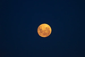 Full moon seen from Dunedin, South Island, New Zealand Full moon seen from Dunedin, South Island, New Zealand