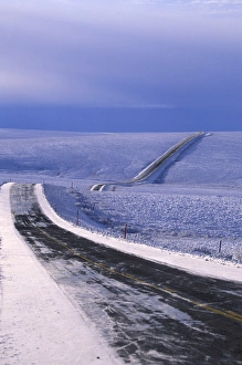NA, USA, Alaska, Arctic Coastal Plain James Dalton Highway (Haulroad) stretches NA, USA, Alaska, Arctic Coastal Plain James Dalton Highway (Haulroad) stretches
