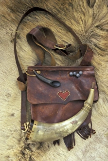 NA, USA, Kentucky Powder horn, waist pouch, measuring horn and ammunition typical NA, USA, Kentucky Powder horn, waist pouch, measuring horn and ammunition typical