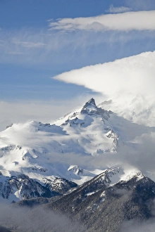 North America, United States, Washington, snow-covered Mt. Rainier, viewed from Crystal North America, United States, Washington, snow-covered Mt. Rainier, viewed from Crystal