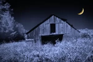 Images Dated 30th October 2005: North America, USA, North Carolina, digitally altered infrared image of an old barn in the fall