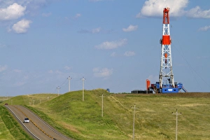 Patterson UTI oil drilling rig along highway 200 west of Killdeer, North Dakota, USA Patterson UTI oil drilling rig along highway 200 west of Killdeer, North Dakota, USA