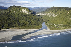 Pororari River Gorge, Punakaiki, Paparoa National Park, West Coast, South Island Pororari River Gorge, Punakaiki, Paparoa National Park, West Coast, South Island