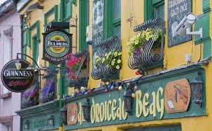 Pub, Dingle, Dingle Peninsula, County Kerry, Ireland Pub, Dingle, Dingle Peninsula, County Kerry, Ireland