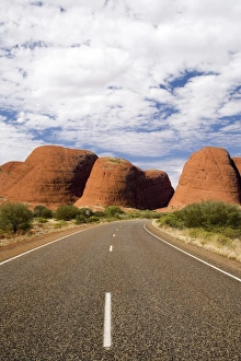 Road and Kata Tjuta, Uluru - Kata Tjuta National Park, World Heritage Area Road and Kata Tjuta, Uluru - Kata Tjuta National Park, World Heritage Area