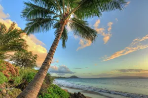 Sunset at beach near Wailea, Maui, Hawaii, USA Sunset at beach near Wailea, Maui, Hawaii, USA