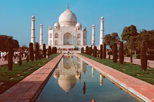 Taj Mahal, Built by Shah Jahan in memory of Mumtaz Mahal (his wife). Agra, Uttar Pradesh Taj Mahal, Built by Shah Jahan in memory of Mumtaz Mahal (his wife). Agra, Uttar Pradesh