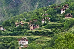 Tibetan houses in the mountain, Zhonglu Village, Danba County Tibetan houses in the mountain, Zhonglu Village, Danba County