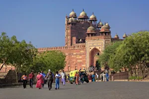 Tourists in front of Fatehpur Sikri, in the state of Uttar Pradesh, India Tourists in front of Fatehpur Sikri, in the state of Uttar Pradesh, India