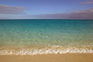 Images Dated 7th June 2011: Turks and Caicos Print - Providenciales Island Beach Scene