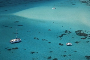 Upolu Cay and Ocean Spirit II Dive Boat, Upolu Cay National Park, Great Barrier Reef Marine Park Upolu Cay and Ocean Spirit II Dive Boat, Upolu Cay National Park, Great Barrier Reef Marine Park
