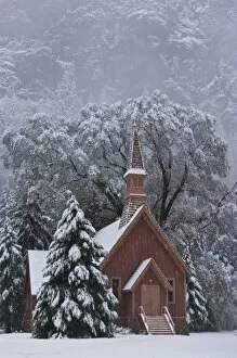 Images Dated 26th October 2004: USA, California, Yosemite National Park. Yosemite Chapel in Snowstorm