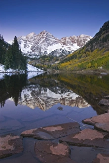 USA, Colorado, Rocky Mountains, Aspen. Dawn at the Maroon Bells USA, Colorado, Rocky Mountains, Aspen. Dawn at the Maroon Bells