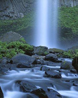 USA, Oregon, Columbia Gorge, Latourell Falls, Guy W. Talbot State Park USA, Oregon, Columbia Gorge, Latourell Falls, Guy W. Talbot State Park