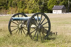 Images Dated 30th October 2005: USA, Tennessee, Shiloh: Shiloh Civil War Battlefield, Artillery Battery-Peach Orchard
