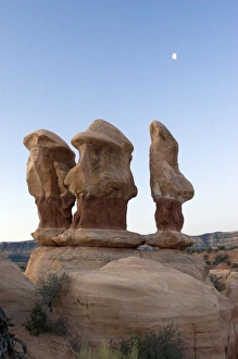 USA - Utah. Devils Garden off Hole-in-the-Rock Road in Grand Staircase - Escalante USA - Utah. Devils Garden off Hole-in-the-Rock Road in Grand Staircase - Escalante