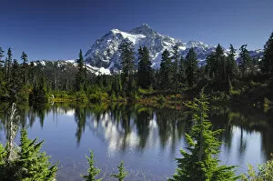Images Dated 31st December 2005: USA, Washington, Mount Shuksan, Mount Baker-Snoqualamie National Forest