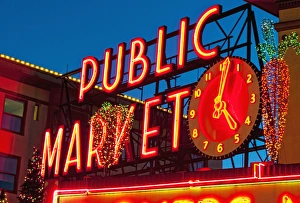 USA, Washington, Seattle, Pike Place Market. Christmas at the Pike Place Market in USA, Washington, Seattle, Pike Place Market. Christmas at the Pike Place Market in
