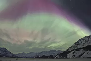 Images Dated 7th November 2004: A vibrant display of Aurora Borealis fills the northern sky with a rainbow of colors