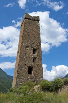 Watchtower of Songgang Tibetan house in the mountain, Ngawa Tibetan Watchtower of Songgang Tibetan house in the mountain, Ngawa Tibetan