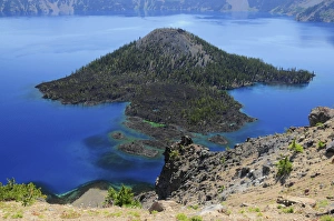 Wizard Island from the Watchman, Crater Lake National Park, Oregon, USA Wizard Island from the Watchman, Crater Lake National Park, Oregon, USA