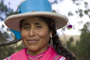 Woman in traditional clothing, Vicos, Peru. (MR) Woman in traditional clothing, Vicos, Peru. (MR)