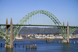 Yaquina Bay Bridge spanning the Yaquina Bay south of Newport, Oregon, USA Yaquina Bay Bridge spanning the Yaquina Bay south of Newport, Oregon, USA