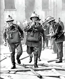 LCC-LFB firefighters change from brass to cork fire helmets LFB150 LCC-LFB firefighters change from brass to cork fire helmets LFB150