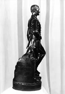 Images Dated 31st May 1870: Statue of Captain Sir Eyre Massey Shaw