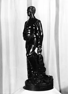Images Dated 31st May 1870: Statue of Captain Sir Eyre Massey Shaw