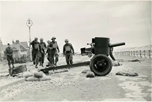 Gun Crew on the Esplanade, Bognor Regis 1940 Gun Crew on the Esplanade, Bognor Regis 1940
