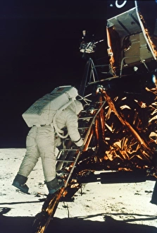 APOLLO 11: BUZZ ALDRIN descends lunar module, Eagle, to the surface of the moon, 1969 APOLLO 11: BUZZ ALDRIN descends lunar module, Eagle, to the surface of the moon, 1969