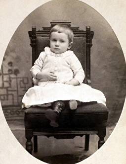CHILD. American cabinet photograph, late 19th century CHILD. American cabinet photograph, late 19th century