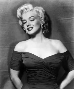 Prints of MARILYN MONROE (1926-1962). American cinema actress Actors And Actress Prints: Marilyn Monroe Print (Famous Faces)