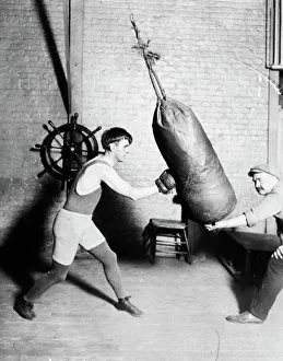 Oscar Battling Nelson. Danish-American pugilist. American lightweight champion for 1908-10, at practice in 1920 Oscar Battling Nelson. Danish-American pugilist. American lightweight champion for 1908-10, at practice in 1920