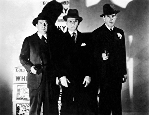 ROARING TWENTIES, 1939. Frank McHugh, James Cagney and Humphrey Bogart clearly ROARING TWENTIES, 1939. Frank McHugh, James Cagney and Humphrey Bogart clearly