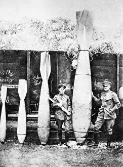 WORLD WAR I: GERMAN BOMBS. German aerial bombs, with a one-thousand kilogram gift WORLD WAR I: GERMAN BOMBS. German aerial bombs, with a one-thousand kilogram gift