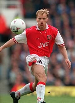 Images Dated 14th December 2005: Arsenal Football Club Legend: Dennis Bergkamp