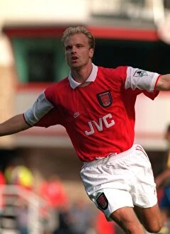 Images Dated 14th December 2005: Dennis Bergkamp - Arsenal Football Club Legend