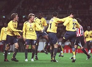 Images Dated 26th October 2005: Sunderland vs Arsenal: Carling Cup Clash 2005-06
