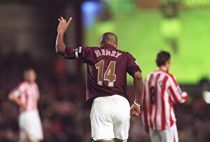 Images Dated 8th November 2005: Thierry Henry celebrates scoring Arsenals 3rd goal his 2nd