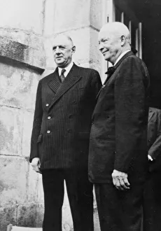 1945: US Chief of the Army Dwight Eisenhower with Charles de Gaulle (1890-1970) 1945: US Chief of the Army Dwight Eisenhower with Charles de Gaulle (1890-1970)