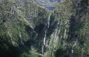 New Zealand, Southern Island, Southland Region, Fiordland National Park, Lake Quill and Sutherland Falls New Zealand, Southern Island, Southland Region, Fiordland National Park, Lake Quill and Sutherland Falls