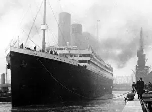 Images Dated 1st January 1912: Photograph of RMS Titanic