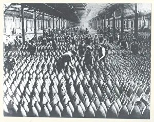 World War I: British women working in factory World War I: British women working in factory