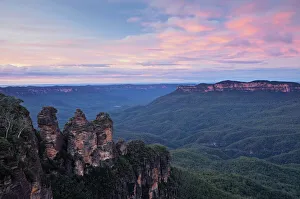 The Three Sisters and Mt Solitary, Blue Mountains The Three Sisters and Mt Solitary, Blue Mountains