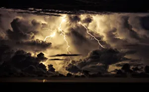 Storm over Byron Bay (3) Storm over Byron Bay (3)