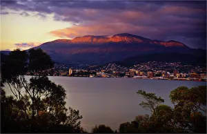 A winters dawn and views across the Derwent estuary to Hobart and Mount Wellington A winters dawn and views across the Derwent estuary to Hobart and Mount Wellington